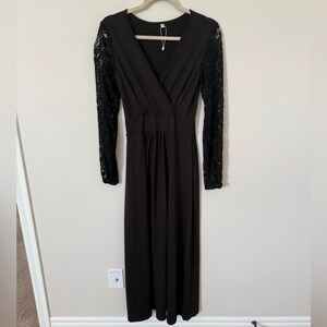 BNWOT | Black | Lace-Sleeve Maxi Dress